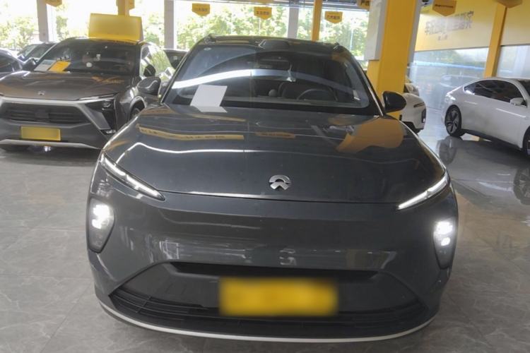 NIO ES8 2023 — 2