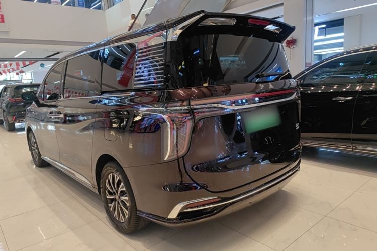 Hongqi HQ9 PHEV 2024 — 4