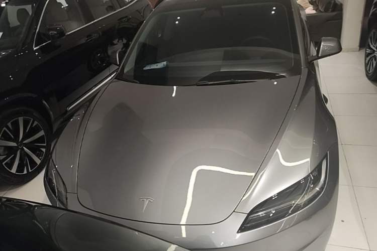 Tesla Model 3 2023 — 2