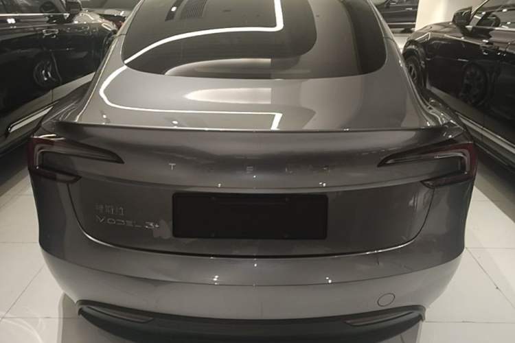 Tesla Model 3 2023 — 5