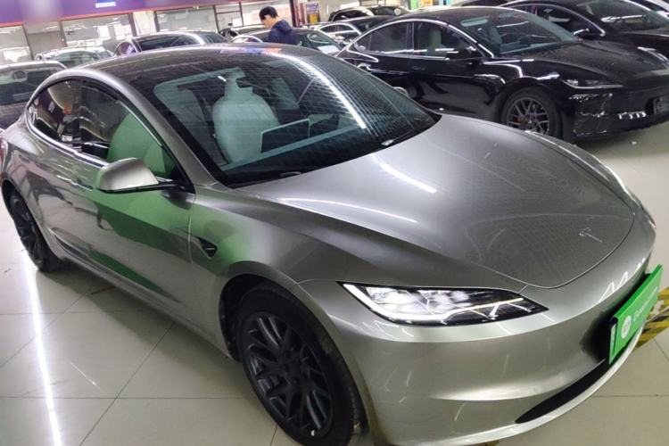 Tesla Model 3 2023 — 3