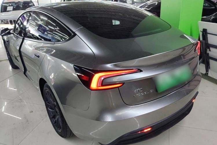 Tesla Model 3 2023 — 4