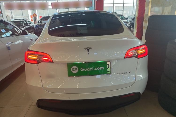 Tesla Model Y 2022 — 5
