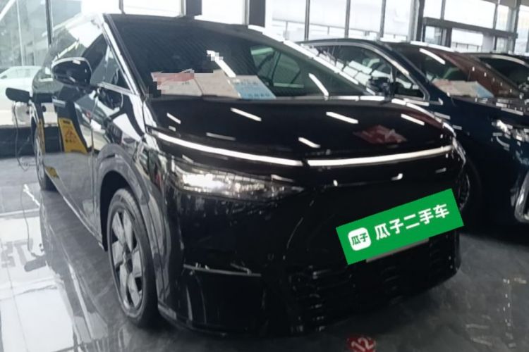 XPeng X9 2024 — 3