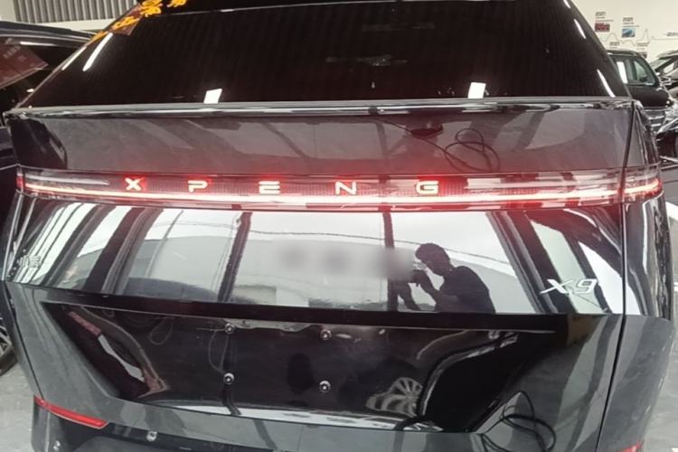 XPeng X9 2024 — 5