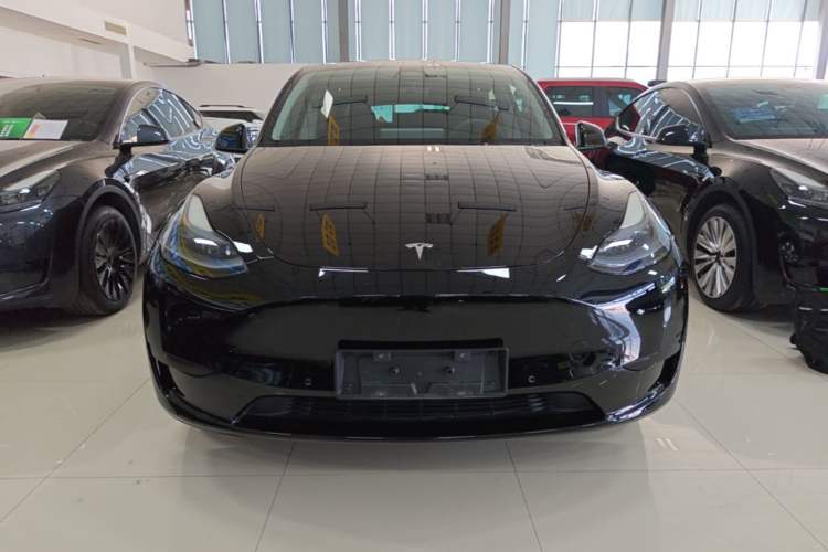 Tesla Model Y 2022 — 2