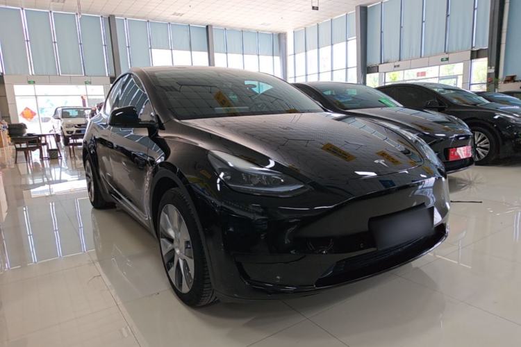 Tesla Model Y 2022 — 3