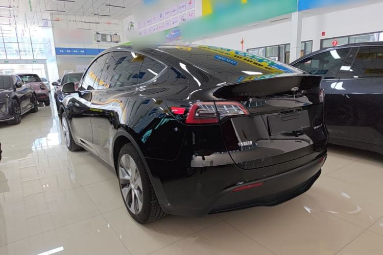 Tesla Model Y 2022 — 4