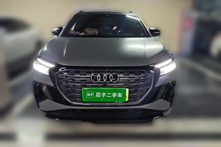 Audi Q4 e-tron 2023 — фото 2