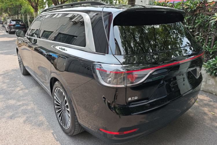 AITO M9 2024 — 4