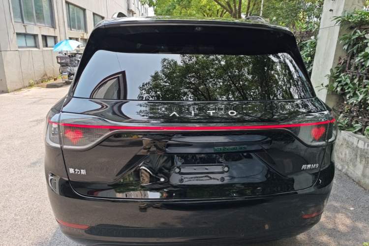 AITO M9 2024 — 5