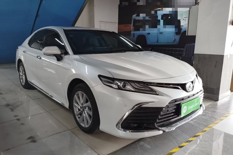 Toyota Camry 2023 — 3