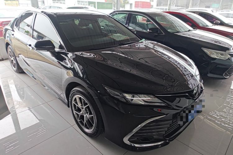Toyota Camry 2021 — 3