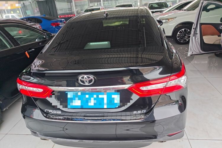 Toyota Camry 2021 — 5