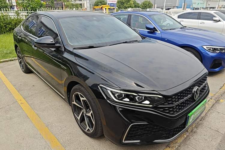 Volkswagen Passat 2023 — 3