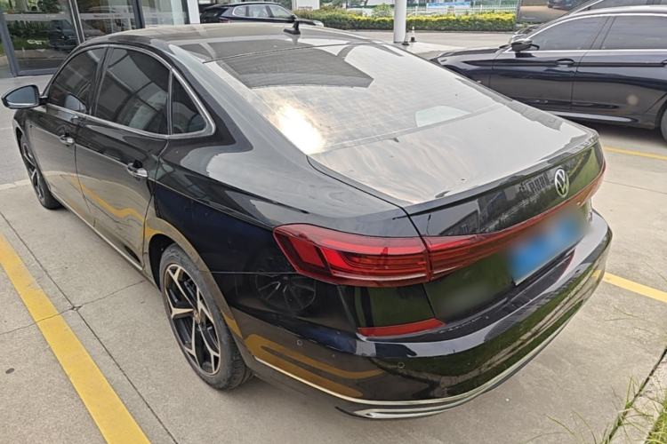 Volkswagen Passat 2023 — 4