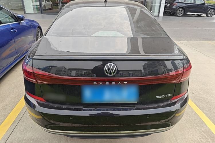 Volkswagen Passat 2023 — 5