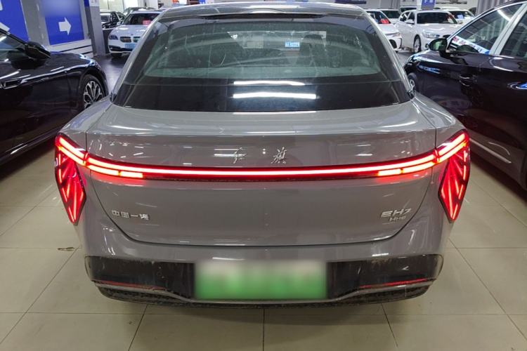 Hongqi EH7 2024 — 5