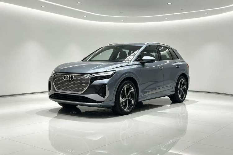 Audi Q4 e-tron 2024 — фото 1
