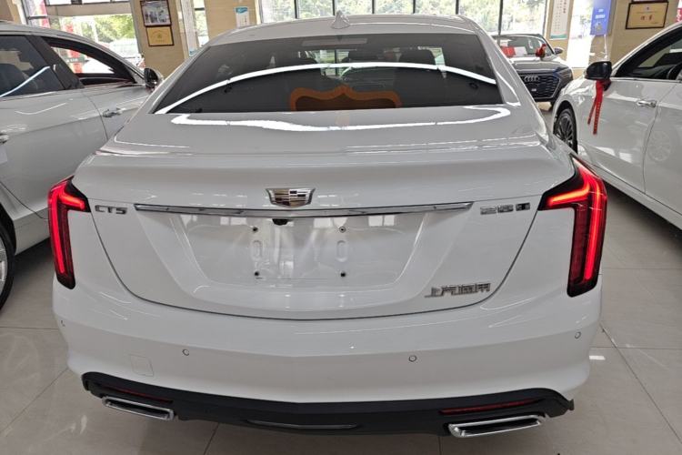 Cadillac CT5 2022 — 5
