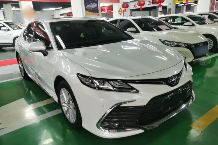 Toyota Camry 2023 — 3