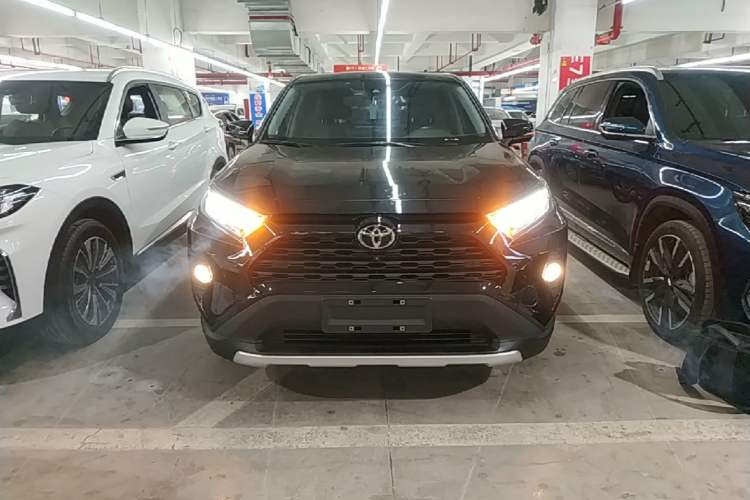 Toyota RAV4 2022 — 2