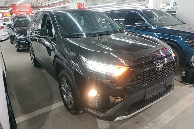 Toyota RAV4 2022 — 3