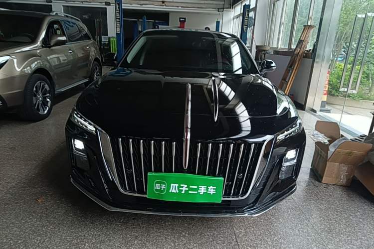 Hongqi H5 2025 — 2