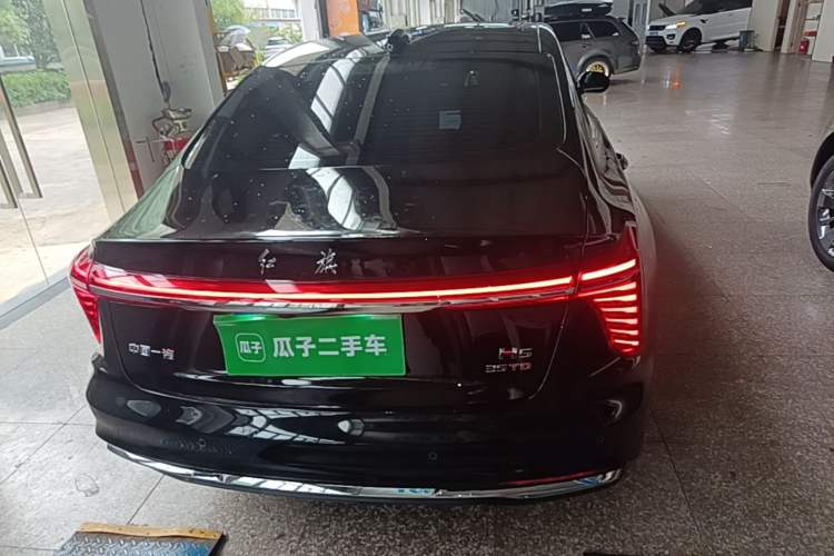 Hongqi H5 2025 — 5