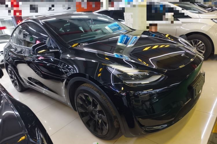 Tesla Model Y 2022 — 3