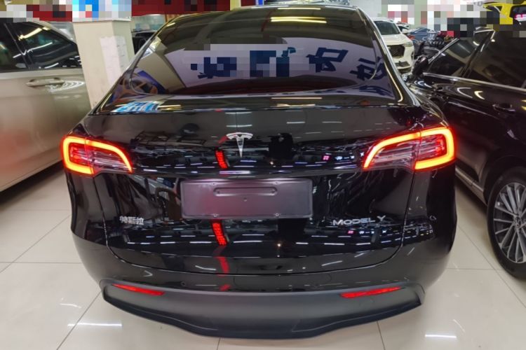 Tesla Model Y 2022 — 5