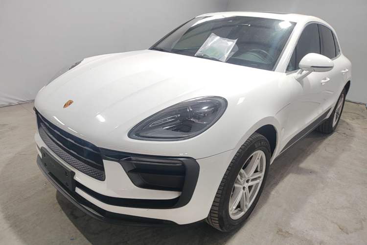 Porsche Macan 2024 — фото 1