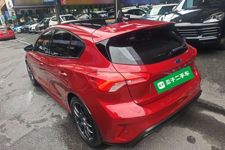 Ford Focus 2022 — 4