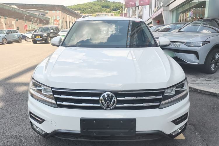 Volkswagen Tiguan L 2020 — фото 2