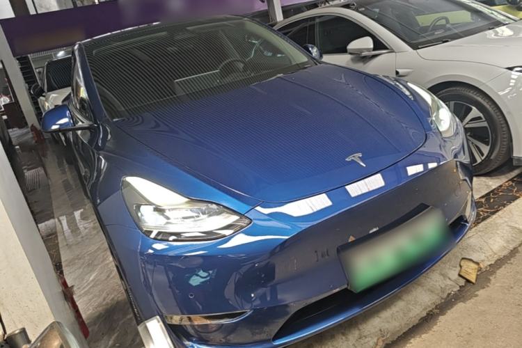 Tesla Model Y 2021 — 3