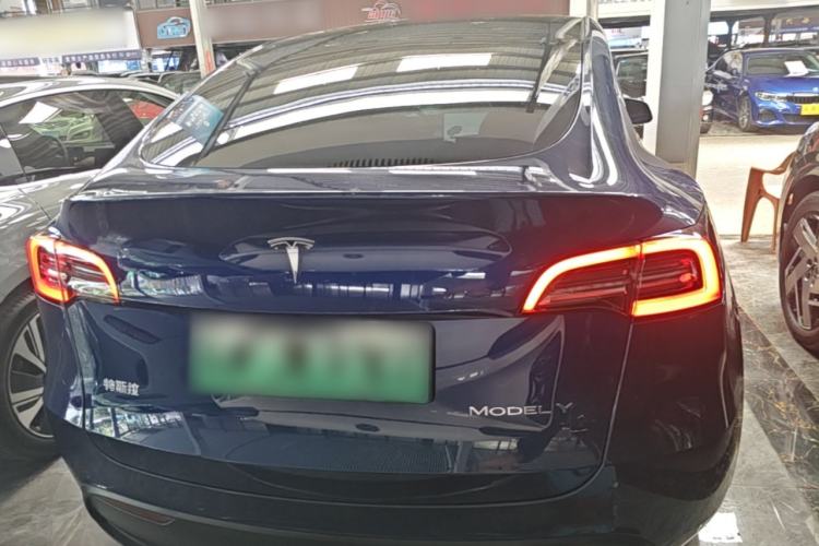 Tesla Model Y 2021 — 5