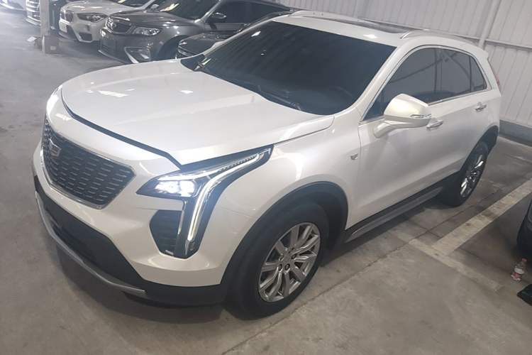Cadillac XT4 2023 — фото 1