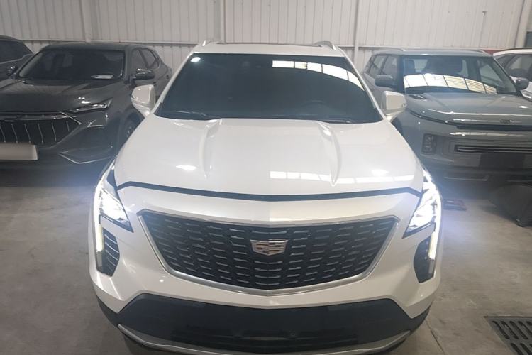 Cadillac XT4 2023 — фото 2