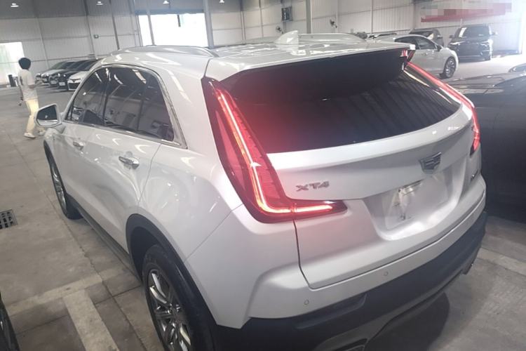 Cadillac XT4 2023 — фото 4