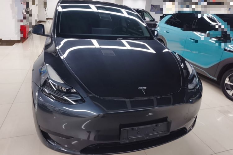 Tesla Model Y 2024 — 2