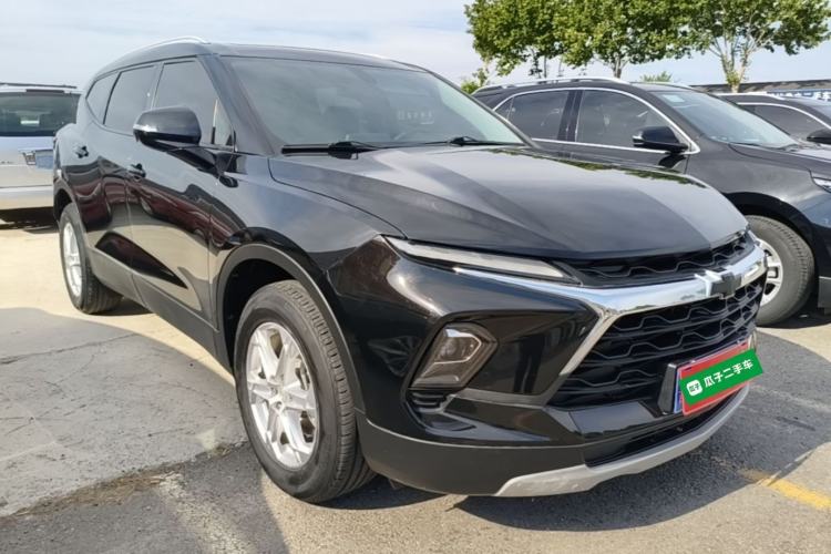 Chevrolet Blazer 2023 — 3