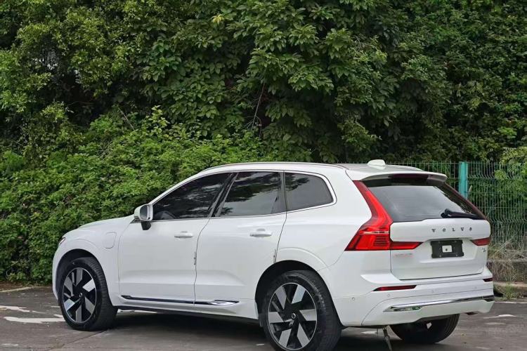 Volvo XC60 2024 — фото 4