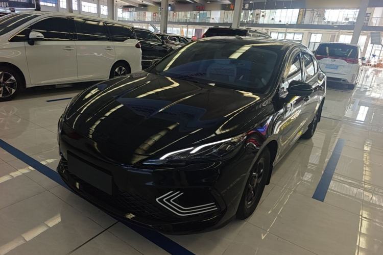 BYD Seal 05 DM-i 2025 — фото 1