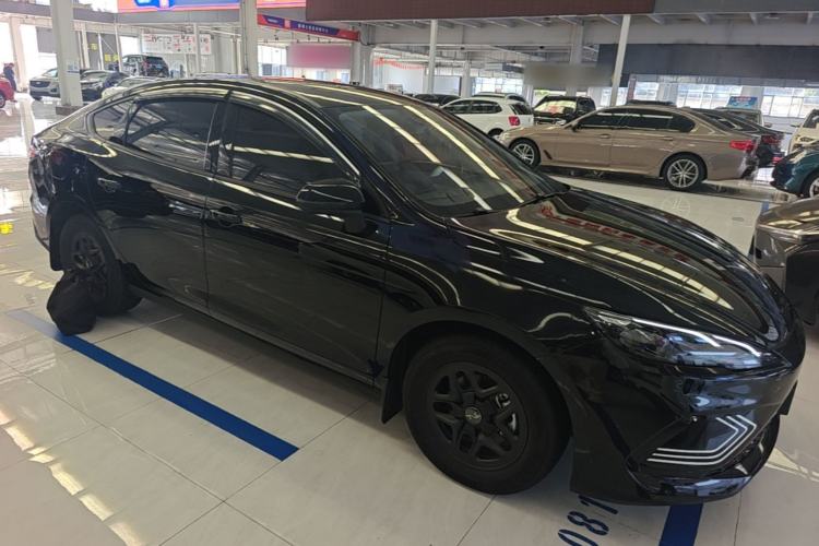 BYD Seal 05 DM-i 2025 — фото 3