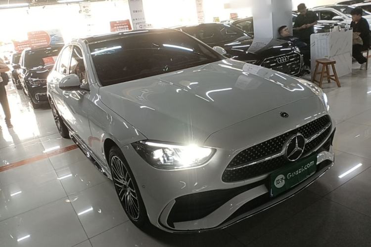 Mercedes-Benz C 260 L 2024 — 3