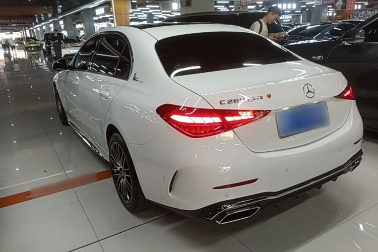 Mercedes-Benz C 260 L 2024 — 4