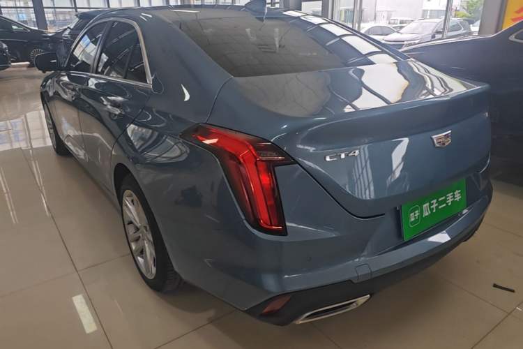 Cadillac CT4 2023 — 4