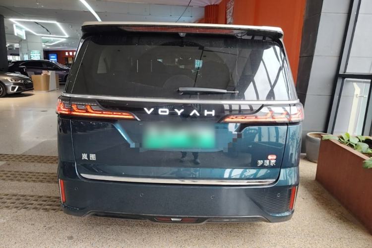 Voyah Dream 2026 — 5
