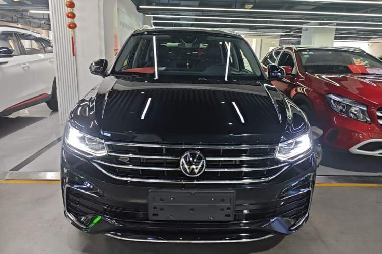 Volkswagen Tiguan L 2023 — фото 2