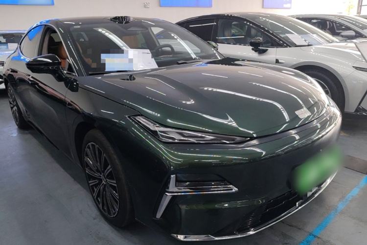 Geely Galaxy 8 2025 — 3